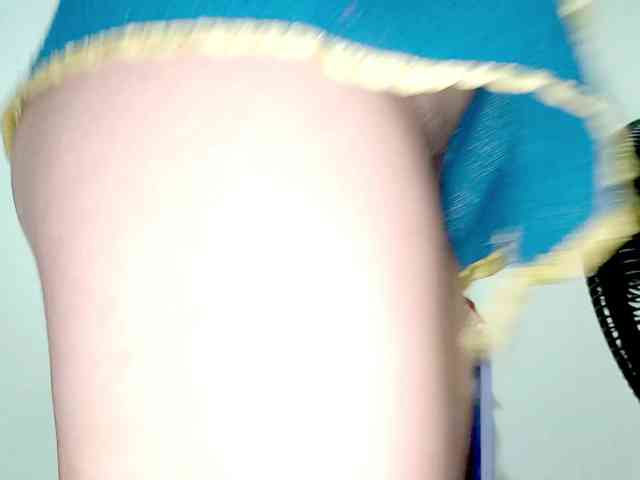 PetiteIvoryqueens webcam