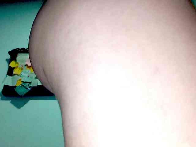 PetiteIvoryqueens webcam