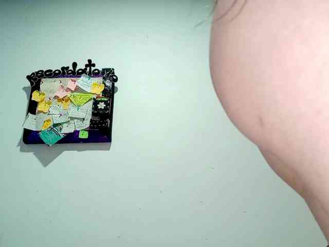 PetiteIvoryqueens webcam
