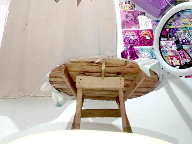 PetiteIvoryqueens webcam