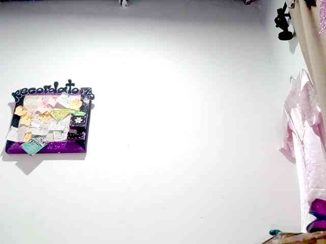 PetiteIvoryqueens webcam