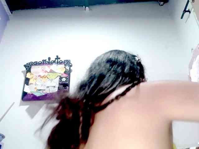 PetiteIvoryqueens webcam