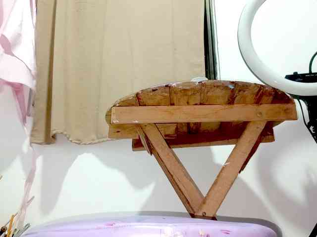 PetiteIvoryqueens webcam