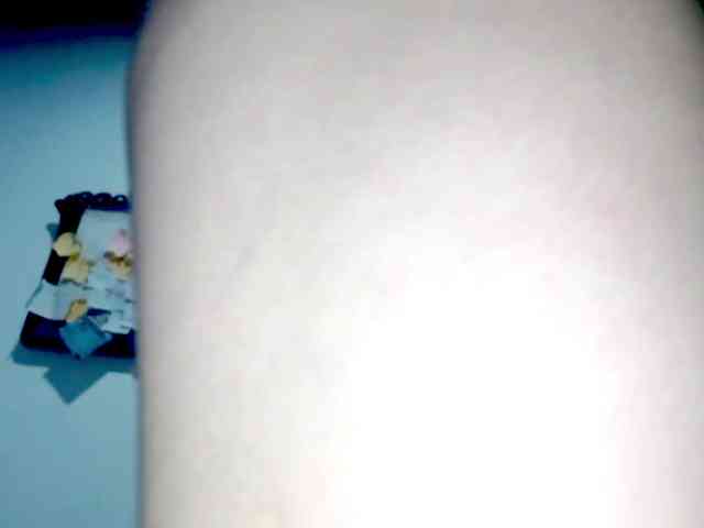 PetiteIvoryqueens webcam