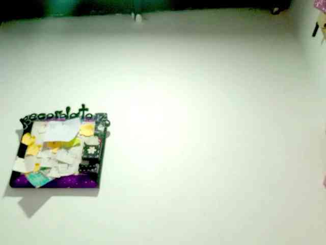 PetiteIvoryqueens webcam