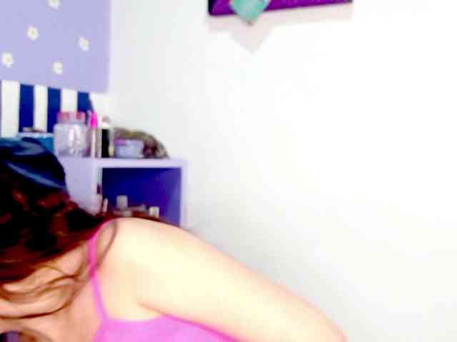 PetiteIvoryqueens webcam