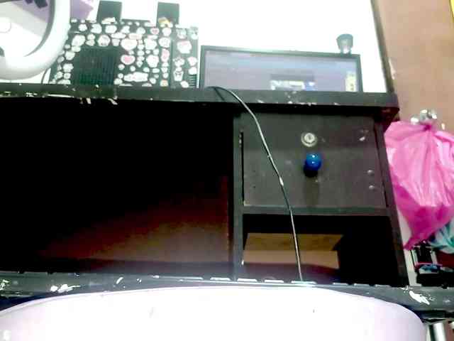 PetiteIvoryqueens webcam