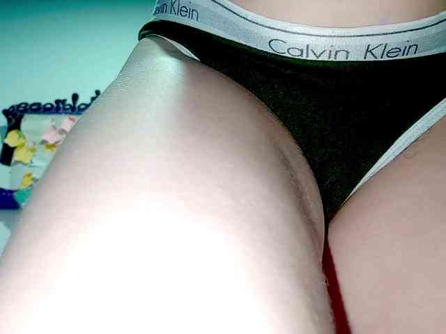PetiteIvoryqueens webcam