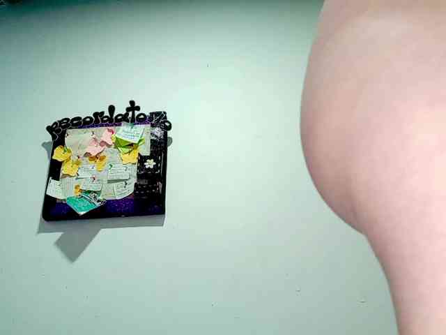 PetiteIvoryqueens webcam