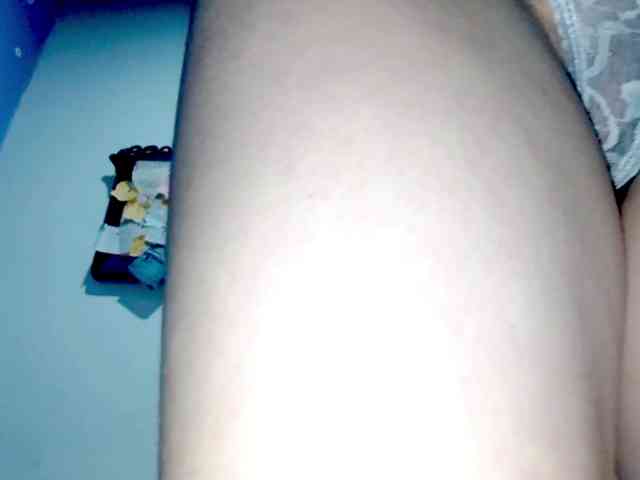 PetiteIvoryqueen... Live Webcam on BongaCams