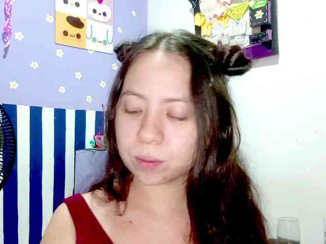 PetiteIvoryqueens webcam