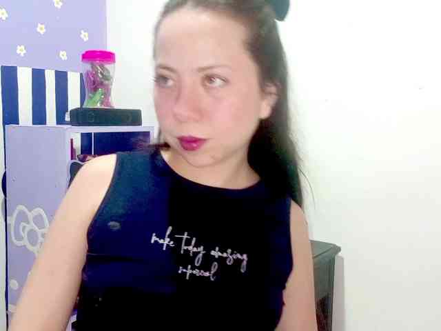 PetiteIvoryqueens webcam