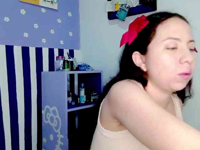 PetiteIvoryqueens webcam