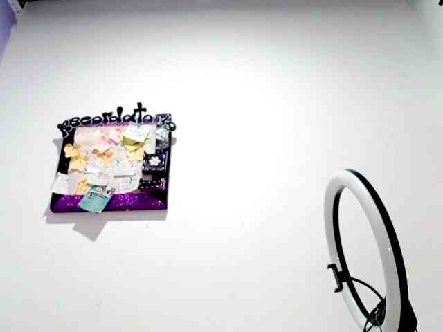 PetiteIvoryqueens webcam