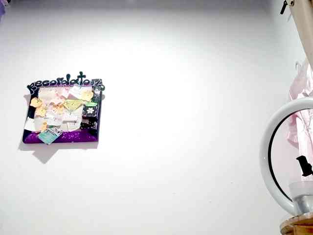 PetiteIvoryqueens webcam