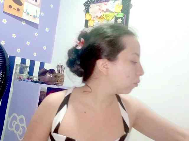 PetiteIvoryqueens webcam