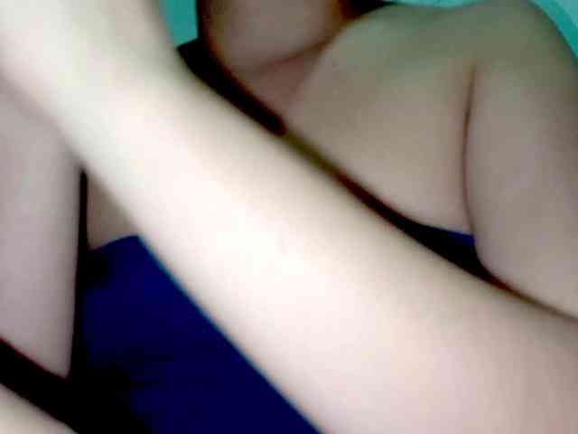 PetiteIvoryqueens webcam