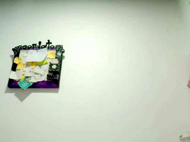 PetiteIvoryqueens webcam