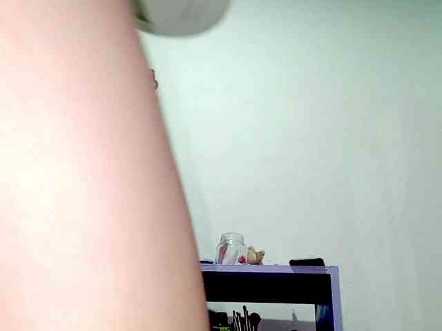 PetiteIvoryqueens webcam