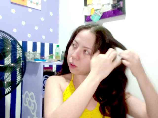 PetiteIvoryqueens webcam