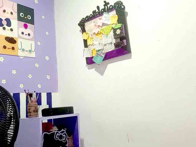 PetiteIvoryqueens webcam