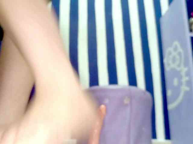 PetiteIvoryqueens webcam