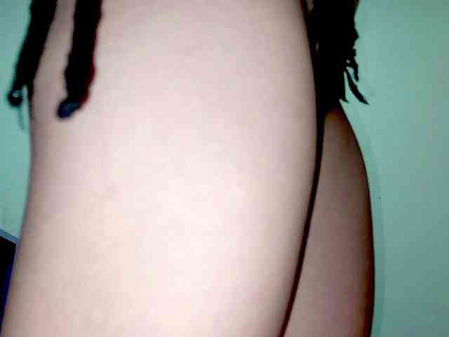 PetiteIvoryqueens webcam