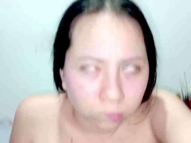 PetiteIvoryqueens webcam