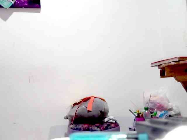 PetiteIvoryqueens webcam