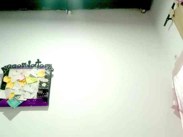 PetiteIvoryqueens webcam