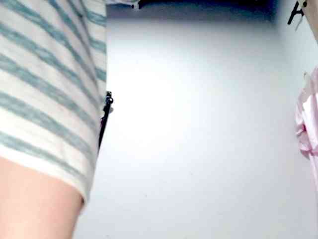 PetiteIvoryqueens webcam