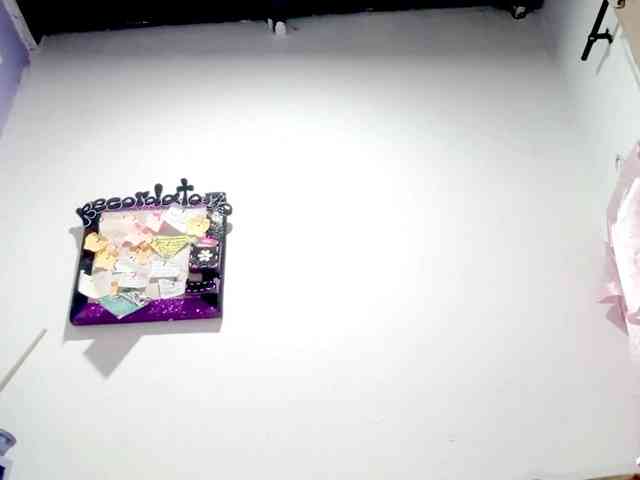 PetiteIvoryqueens webcam