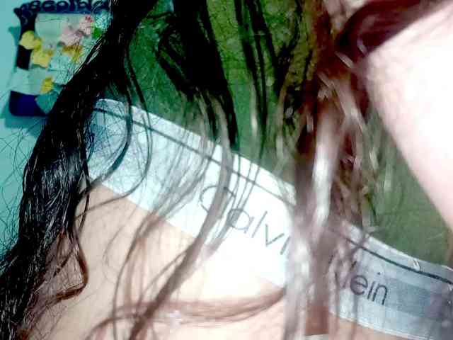 PetiteIvoryqueens webcam