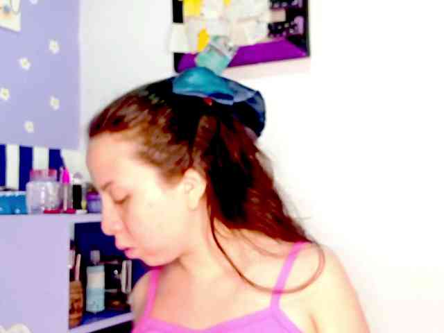 PetiteIvoryqueens webcam