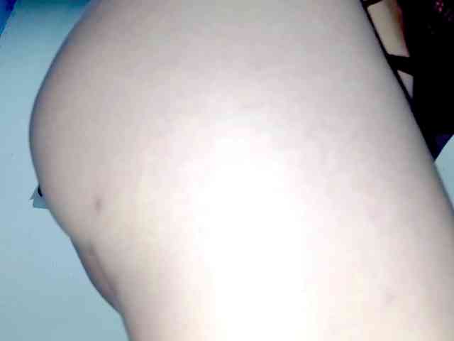 PetiteIvoryqueens webcam