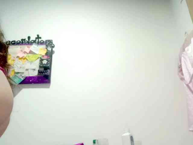 PetiteIvoryqueens webcam