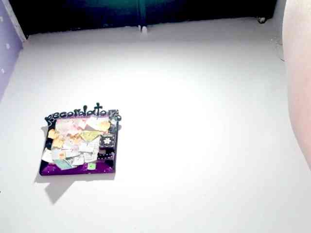 PetiteIvoryqueens webcam