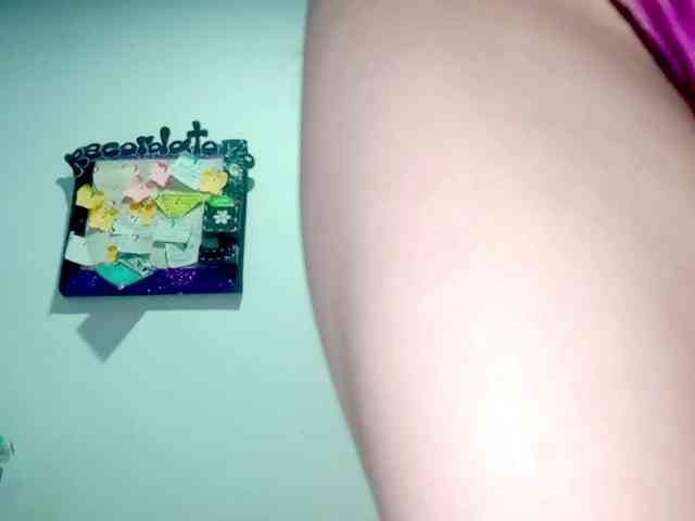 PetiteIvoryqueens webcam