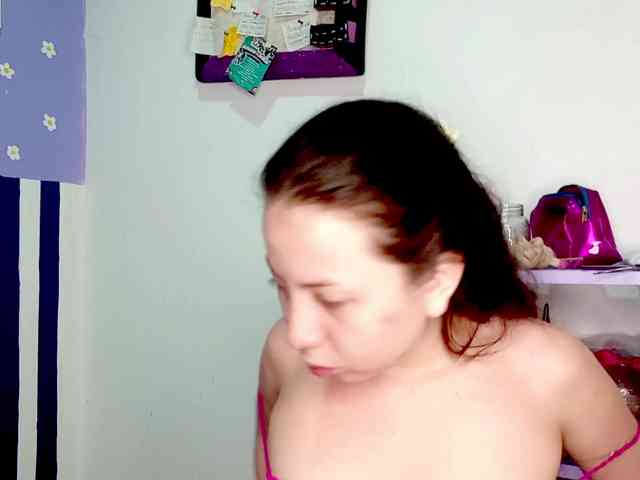 PetiteIvoryqueens webcam