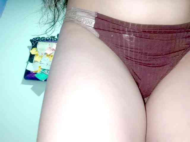 PetiteIvoryqueens webcam