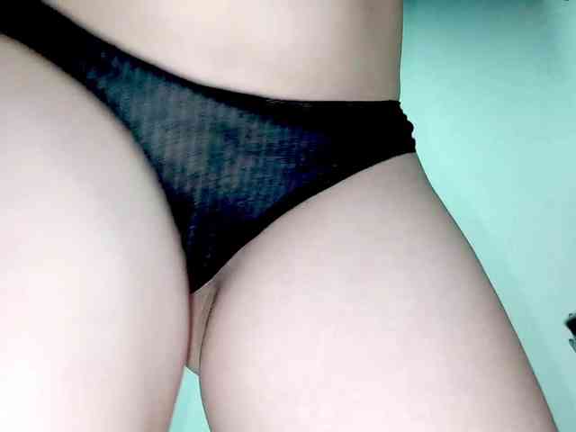 PetiteIvoryqueens webcam