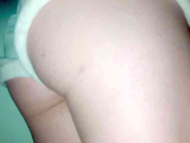 PetiteIvoryqueens webcam