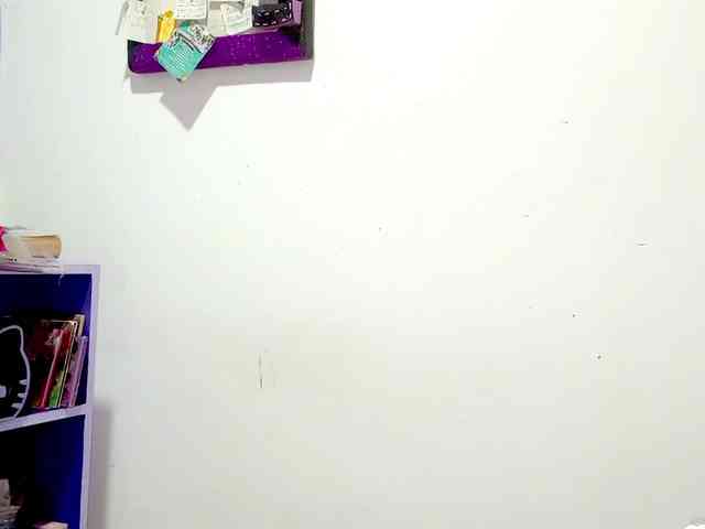 PetiteIvoryqueens webcam