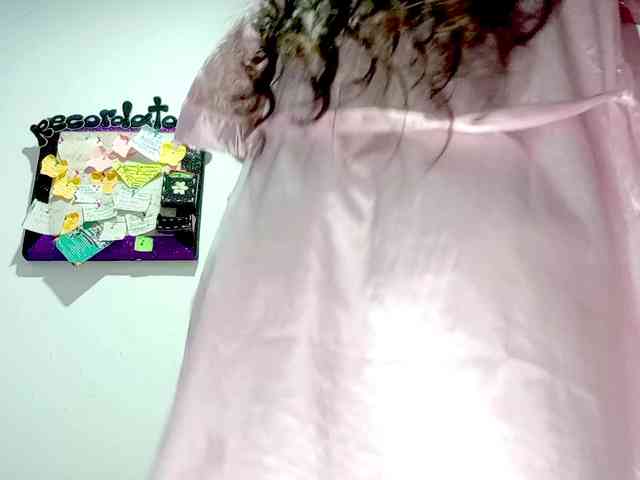 PetiteIvoryqueens webcam