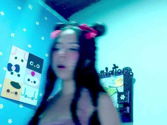PetiteIvoryqueens webcam