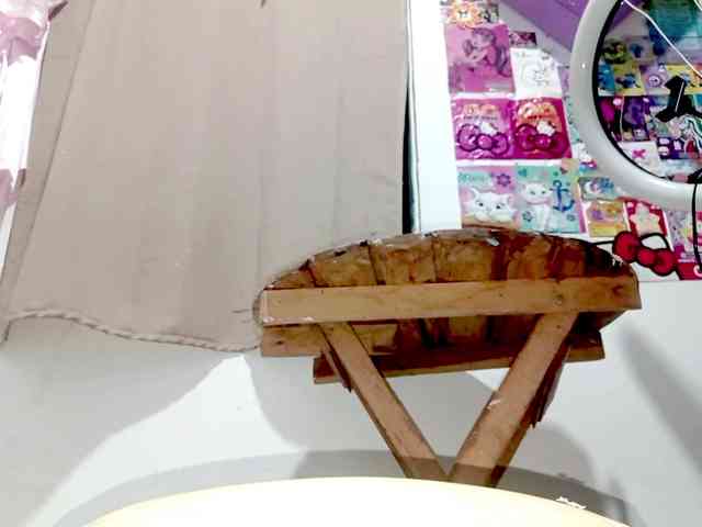 PetiteIvoryqueens webcam
