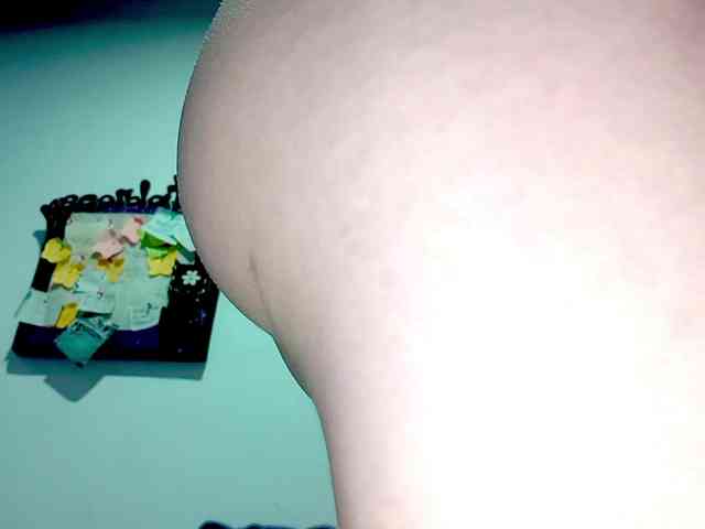 PetiteIvoryqueens webcam