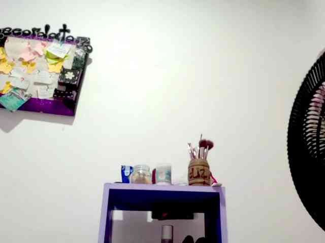 PetiteIvoryqueens webcam