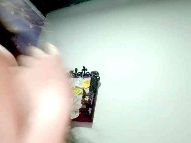PetiteIvoryqueens webcam
