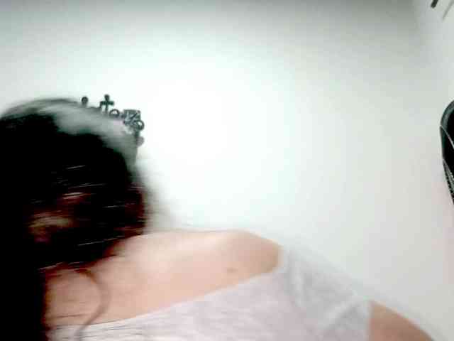 PetiteIvoryqueens webcam